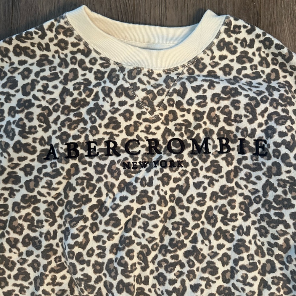 Abercrombie & Fitch Cream Leopard Sweatshirt